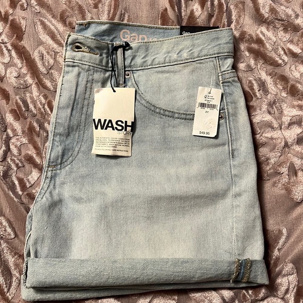 Gap size 27 shorts